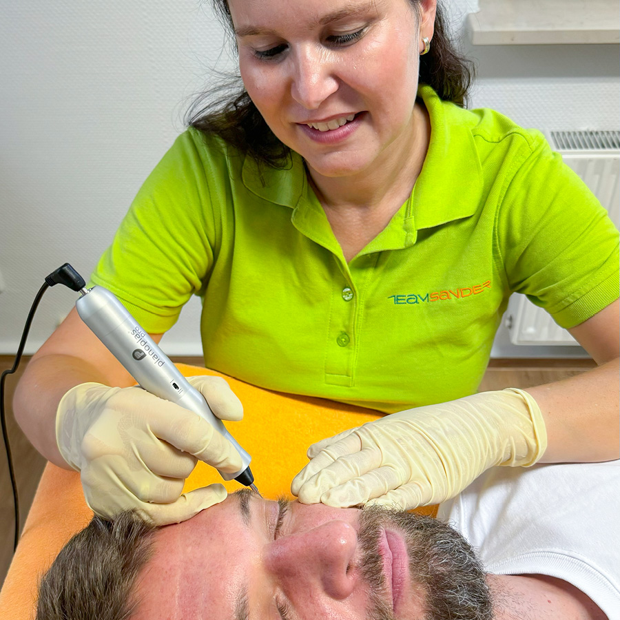 Plasma Pen Behandlung Berlin – straffere Haut ohne Operation