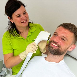 Sofwave in Berlin für sanfte Haut­straffung